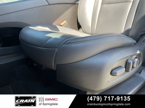 Used 2023 Buick Enclave Essence FWD image 23
