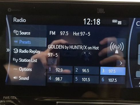 Used 2022 Toyota Highlander Limited AWD/4WD image 6