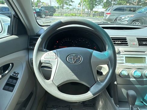 Used 2009 Toyota Camry LE FWD image 10