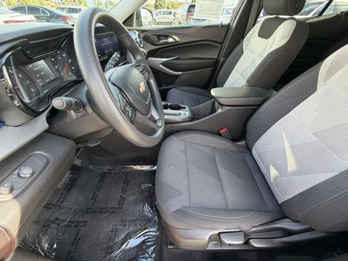 Used 2024 Chevrolet Trax LS FWD image 15