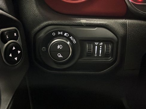 Used 2022 Jeep Gladiator Rubicon AWD/4WD image 31