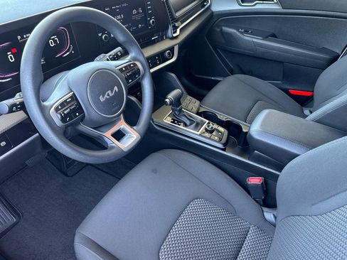 Used 2023 Kia Sportage LX FWD image 4