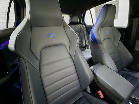 Used 2024 Volkswagen Golf R image 26