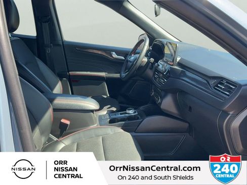 Used 2025 Ford Escape ST-Line FWD image 11