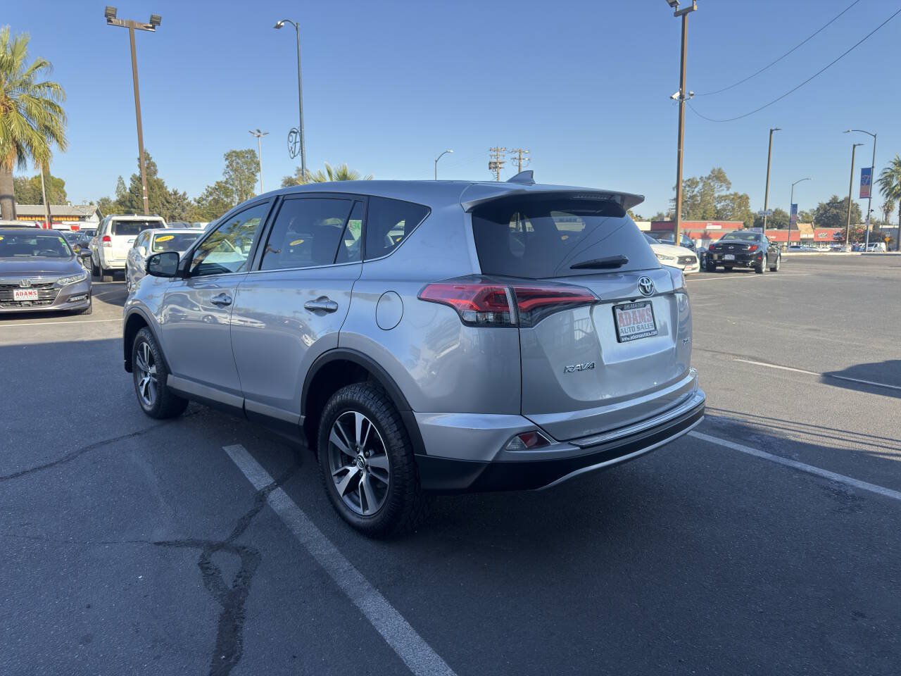 Used 2018 Toyota RAV4 XLE w/ All Weather Liner Package FWD image 5
