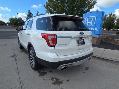 Used 2016 Ford Explorer Platinum AWD/4WD image 6