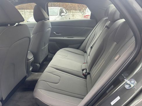 Used 2025 Hyundai Elantra SEL image 38