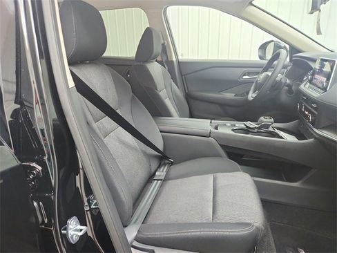 New 2025 Nissan Rogue SV image 32