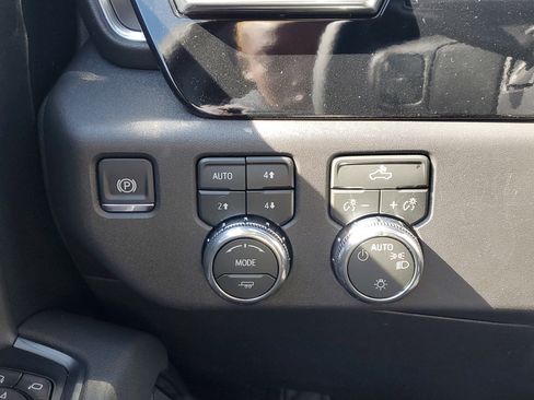 New 2026 GMC Sierra 1500 SLE w/ X31 Off-Road Package image 30