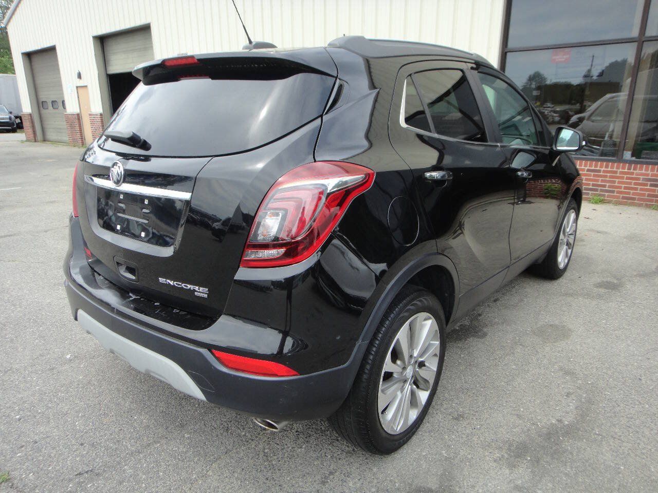 Used 2019 Buick Encore Preferred AWD/4WD image 4