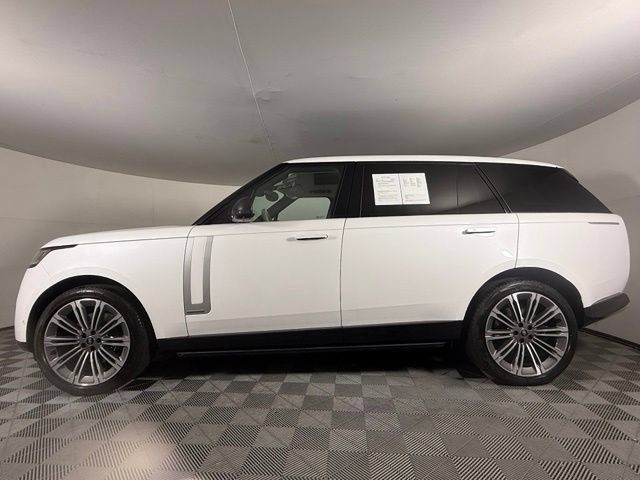 Used 2025 Land Rover Range Rover Long Wheelbase Autobiography AWD/4WD image 3