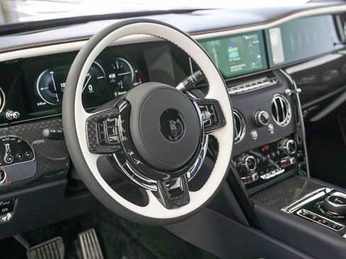 New 2026 Rolls-Royce Cullinan Black Badge image 10