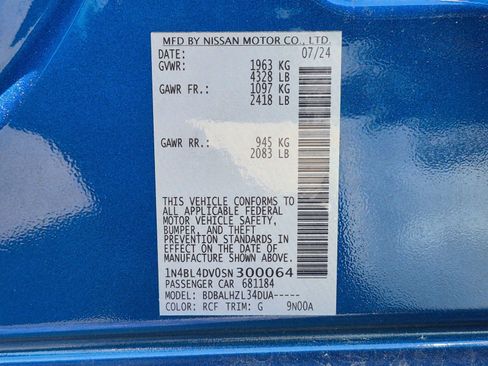 Used 2025 Nissan Altima 2.5 SV FWD image 12
