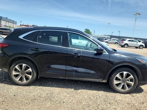 Used 2024 Ford Escape Platinum AWD/4WD image 3