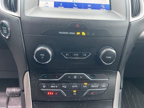 Used 2019 Ford Edge SEL w/ Equipment Group 201A image 27