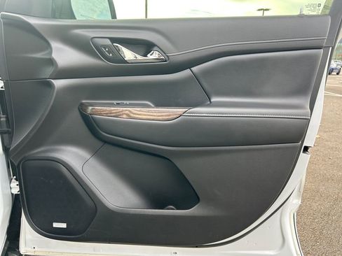 Used 2021 GMC Acadia Denali w/ GMC Pro Grade Package image 25