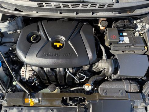 Used 2016 Hyundai Elantra SE image 10
