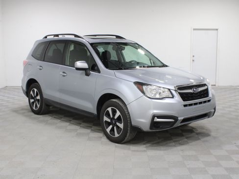Used 2018 Subaru Forester 2.5i Premium AWD/4WD image 1