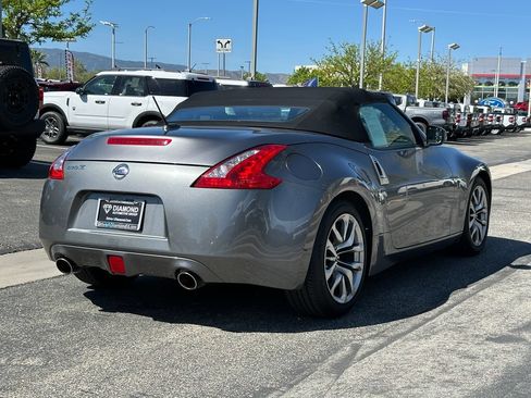 Used 2014 Nissan 370Z Roadster RWD image 8