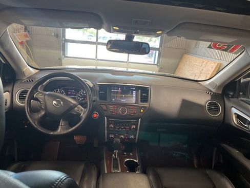 Certified 2019 Nissan Pathfinder Platinum image 19