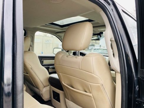 Used 2014 RAM 1500 Laramie w/ Convenience Group image 12