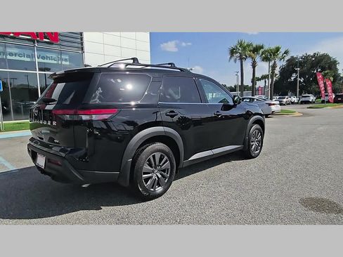Used 2024 Nissan Pathfinder SV w/ SV Premium Package FWD image 33