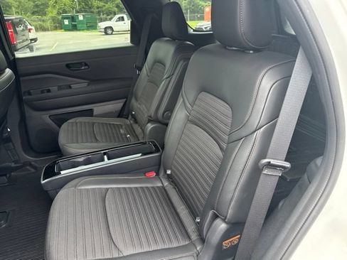 Used 2024 Nissan Pathfinder Rock Creek AWD/4WD image 14