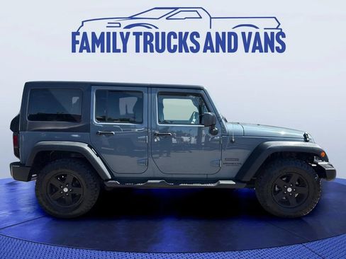 Used 2015 Jeep Wrangler Unlimited Sport w/ Quick Order Package 24S AWD/4WD image 5