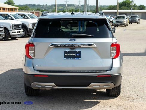 Used 2022 Ford Explorer XLT w/ Equipment Group 202A RWD image 7