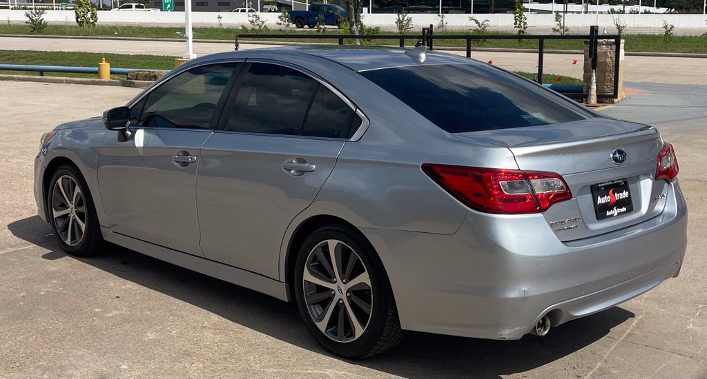 Used 2016 Subaru Legacy 2.5i Limited AWD/4WD image 3