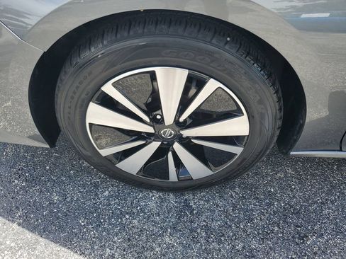 Used 2022 Nissan Altima 2.5 SV FWD image 8
