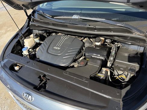 Used 2016 Kia Sedona LX w/ LX Convenience Package image 19