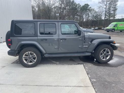 Used 2020 Jeep Wrangler Unlimited Sahara image 2