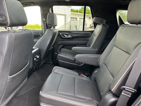 Certified 2023 GMC Yukon SLT w/ SLT Luxury Package image 17