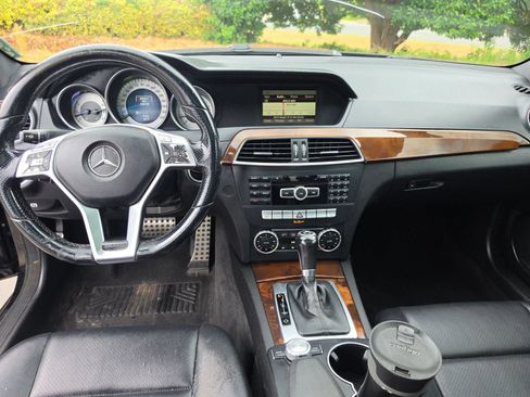 Used 2014 Mercedes-Benz C 250 Sedan image 18