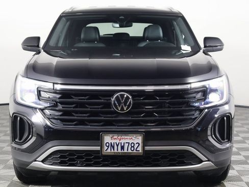 Used 2024 Volkswagen Atlas Cross Sport SE FWD image 2