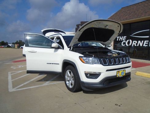 Used 2018 Jeep Compass Latitude w/ Popular Equipment Group FWD image 20