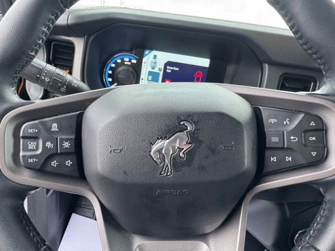 Used 2024 Ford Bronco Badlands image 12