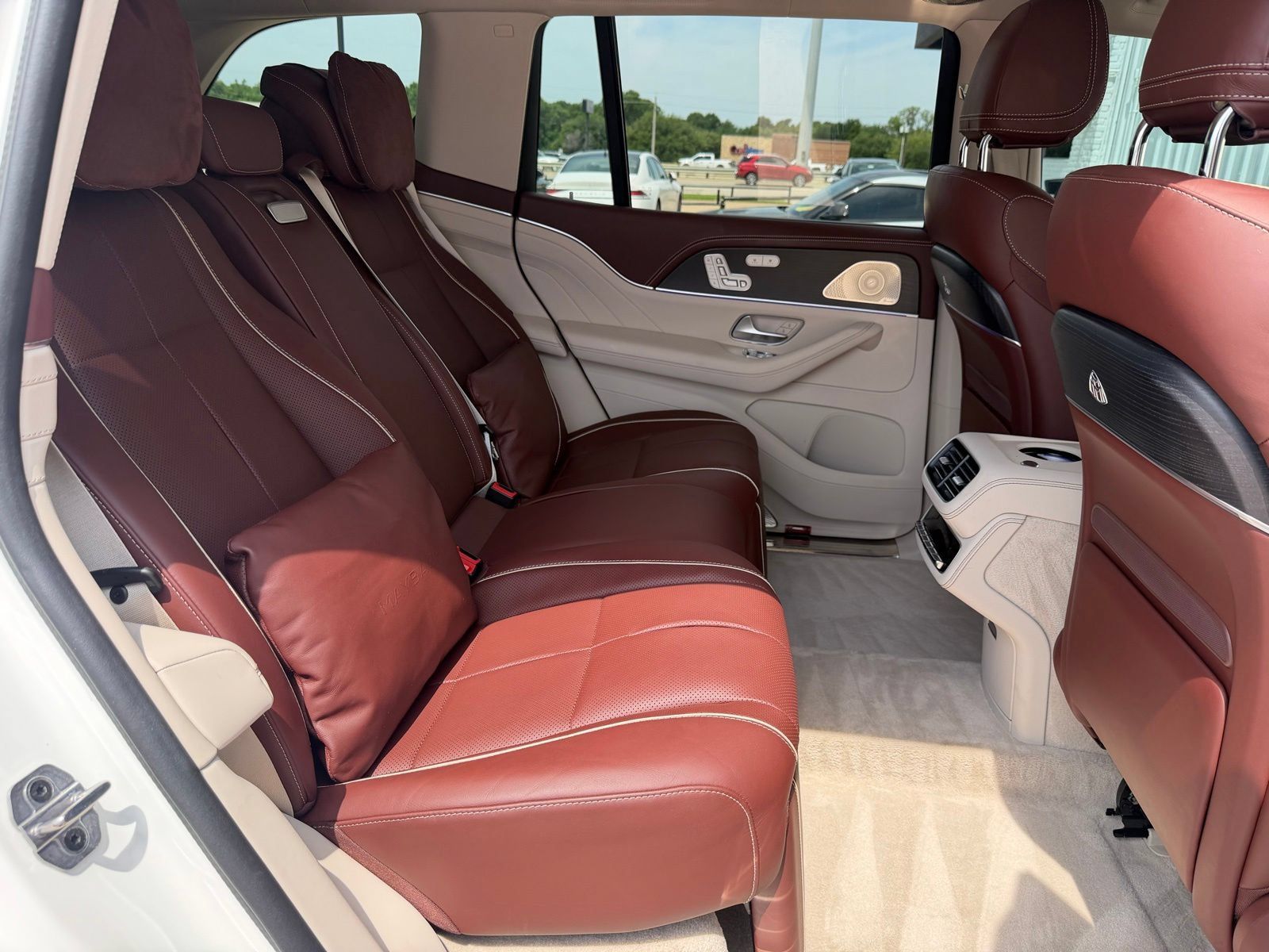 Used 2023 Mercedes-Benz Maybach GLS 600 4MATIC image 22