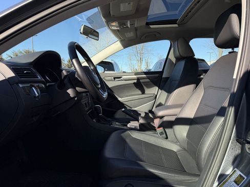 Used 2017 Volkswagen Passat 1.8T SE image 14