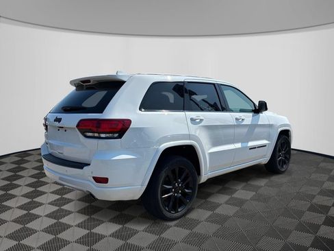 Certified 2021 Jeep Grand Cherokee Laredo X AWD/4WD image 7