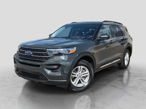 Used 2023 Ford Explorer XLT AWD/4WD image 1