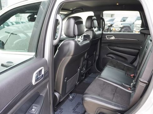 Certified 2020 Jeep Grand Cherokee Laredo w/ Quick Order Package 2BN North image 19