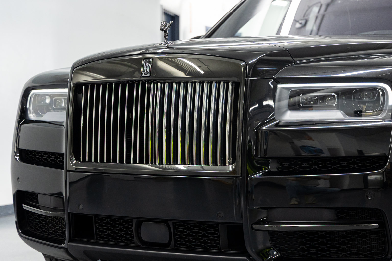 Certified 2024 Rolls-Royce Cullinan Black Badge w/ Driver's Package AWD/4WD image 10