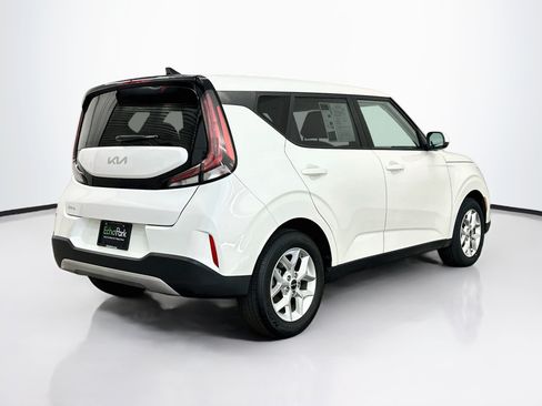 Used 2025 Kia Soul LX w/ LX Technology Package FWD image 9