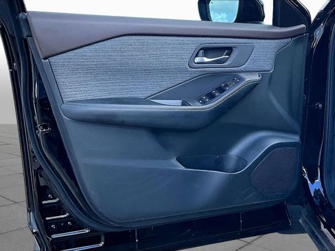 Certified 2023 Nissan Rogue SV FWD image 22