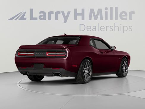 Used 2018 Dodge Challenger R/T Scat Pack w/ Leather Interior Group RWD image 3