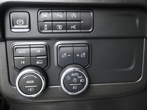 Used 2025 Chevrolet Tahoe Premier image 30