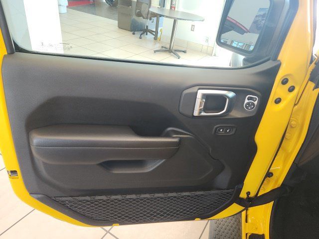 Used 2018 Jeep Wrangler Unlimited Sport S AWD/4WD image 23
