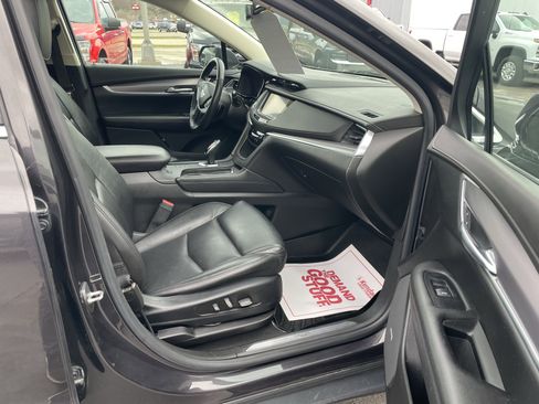 Used 2017 Cadillac XT5 Luxury image 30